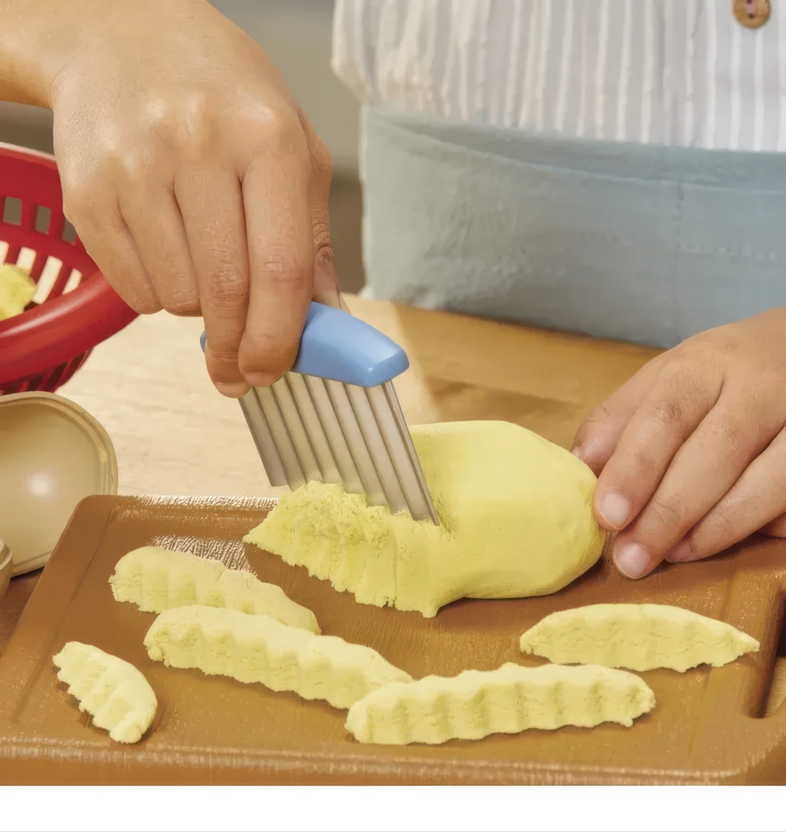 Little Tikes Creative Chefs Cheeseburger and Fries Playset - Image 4