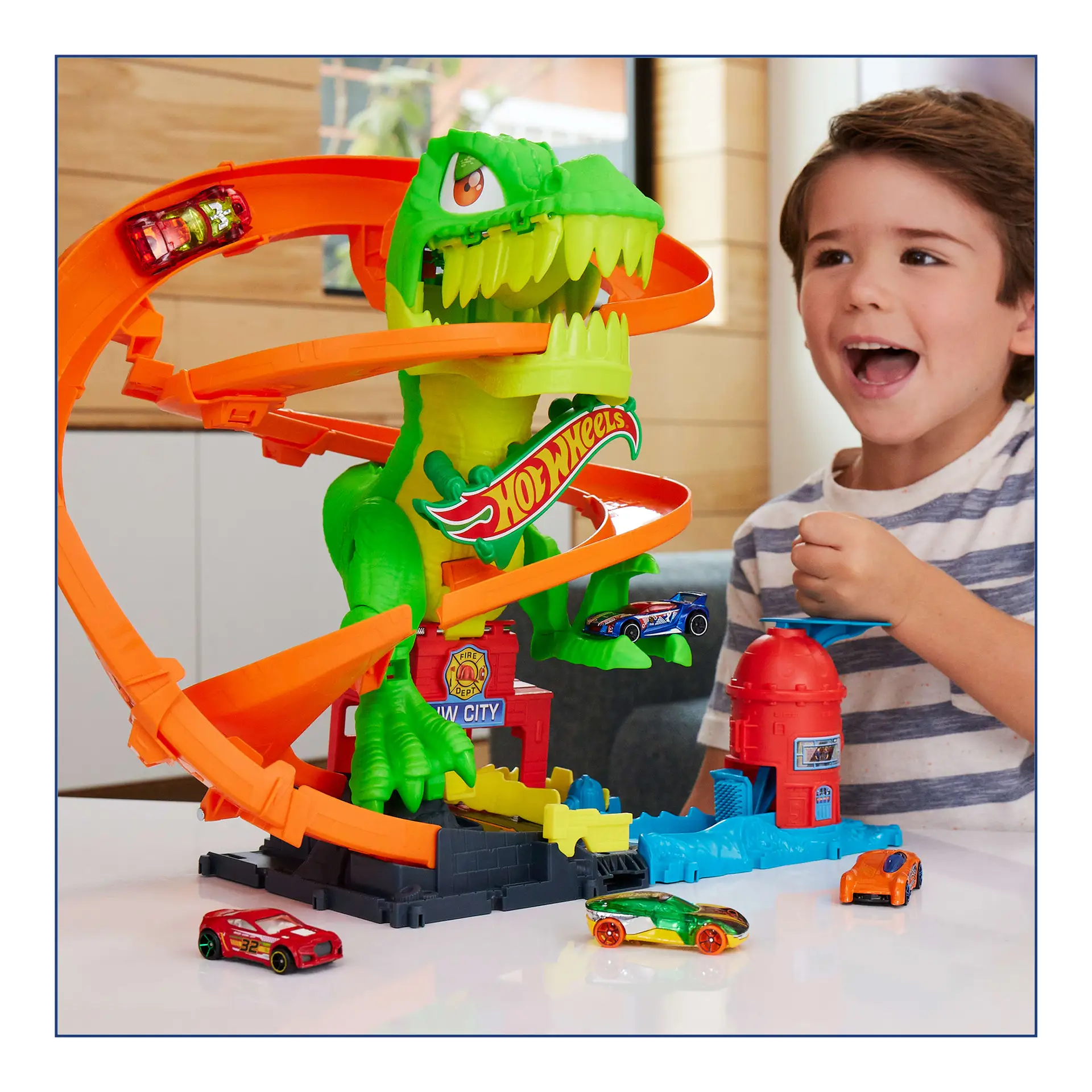 Hot Wheels City T-rex Blaze Battle Playset - Image 10