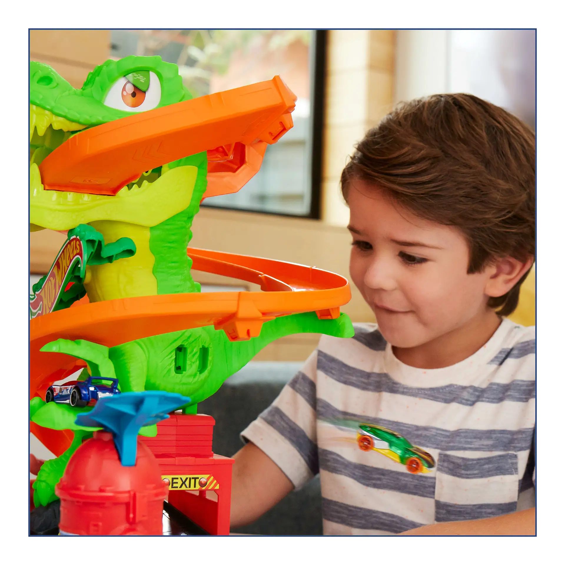 Hot Wheels City T-rex Blaze Battle Playset - Image 9