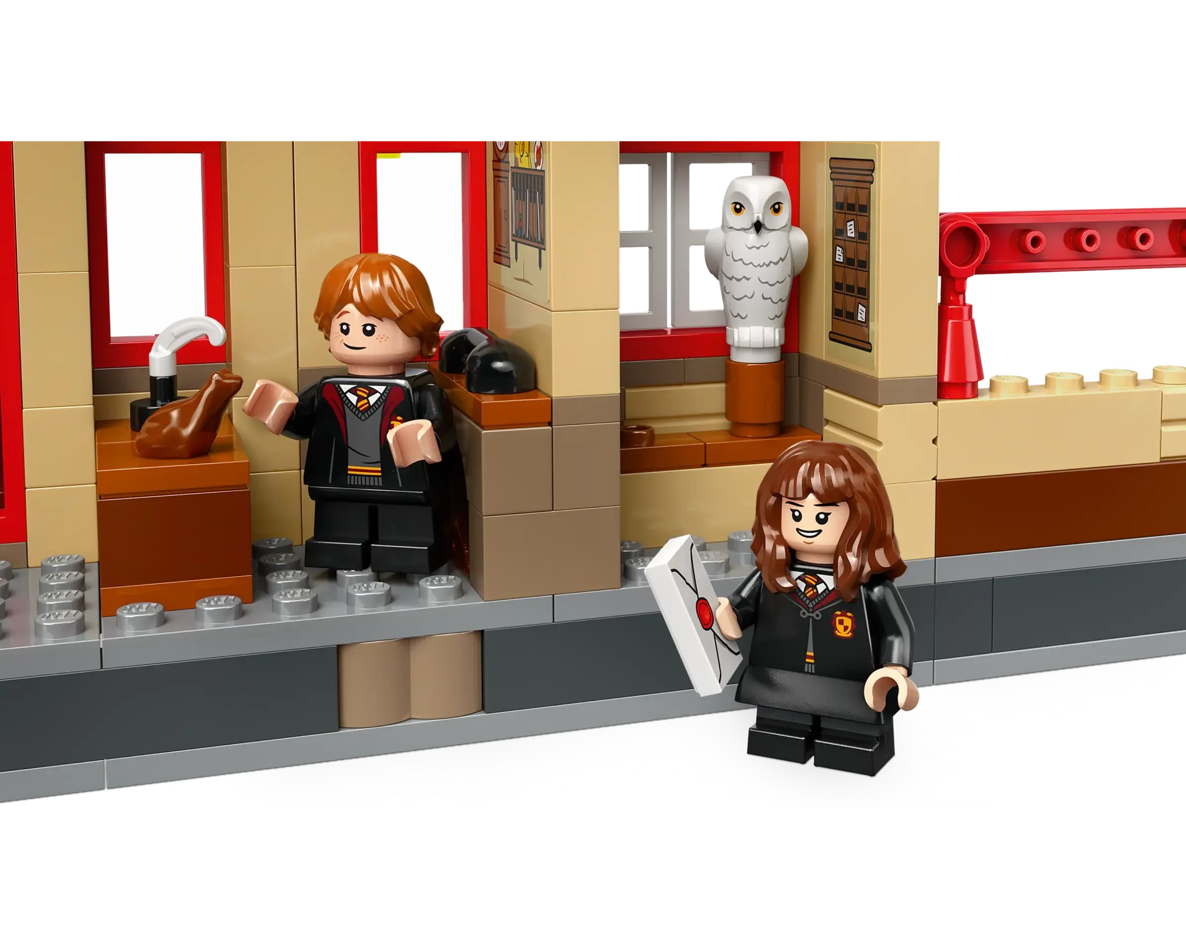 LEGO HARRY POTTER 76423 Hogwarts Express Train Set with Hogsmeade Station - Image 5