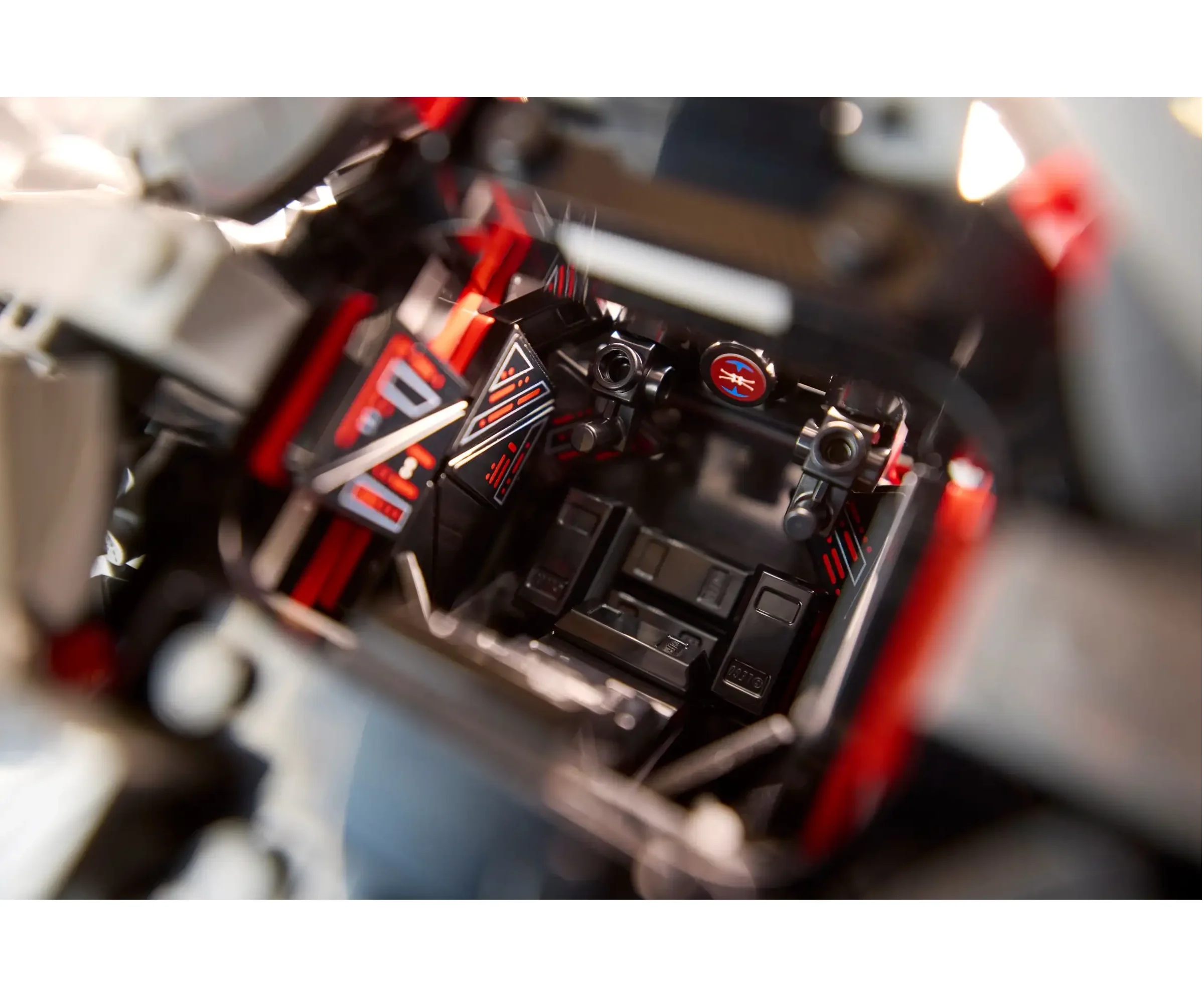 LEGO Star Wars 75382 TIE Interceptor™ - Image 10