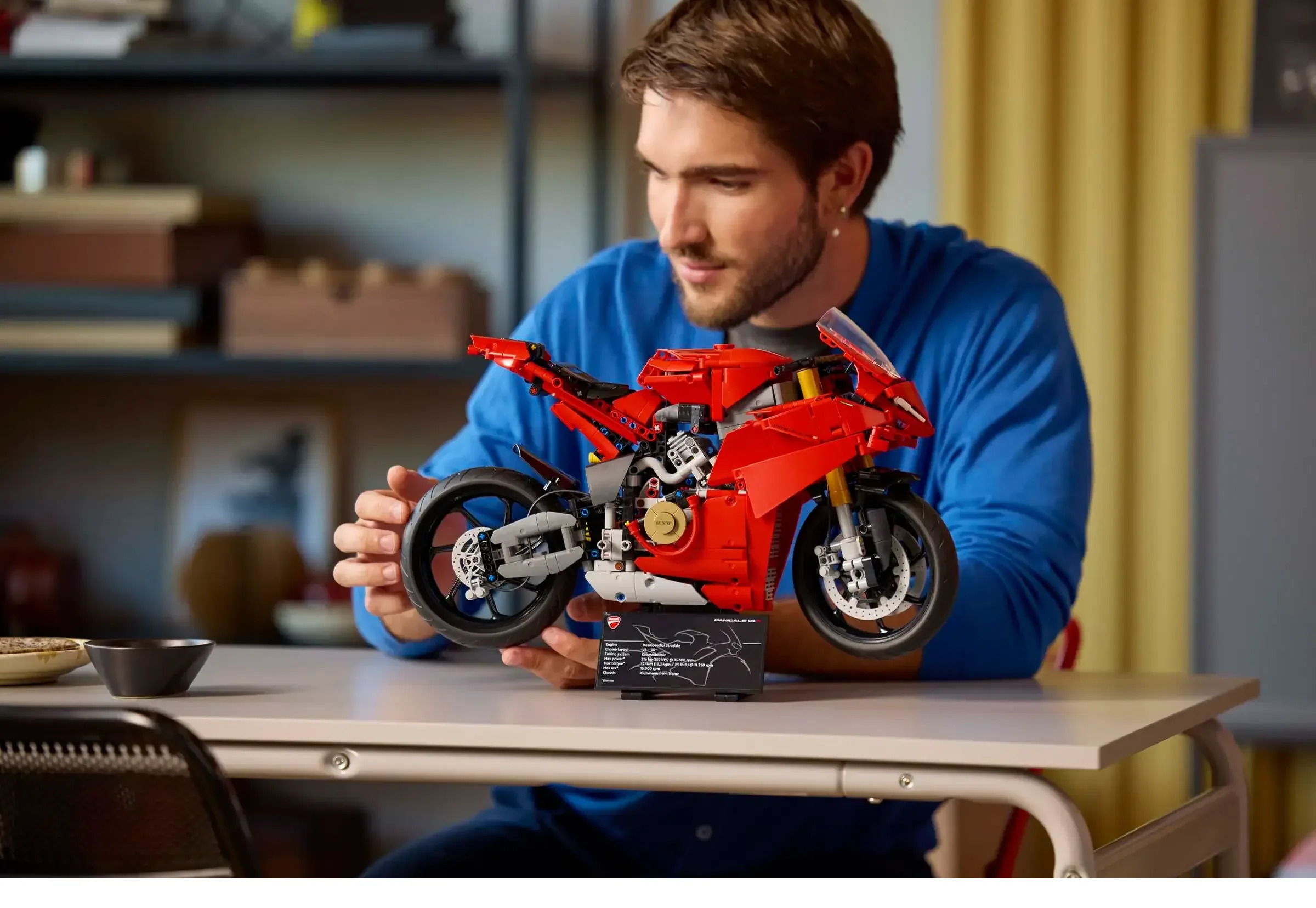 LEGO TECHNIC 42202 Ducati Panigale V4 S Motorcycle - Image 9