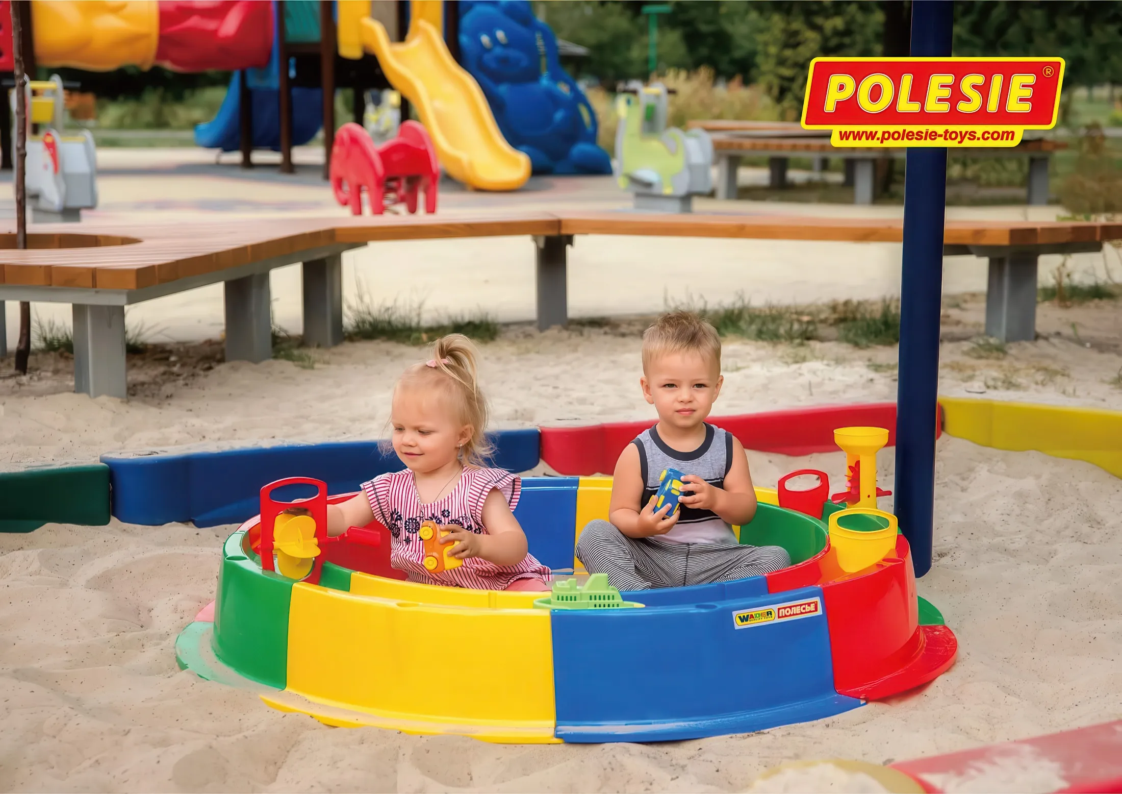 Sandpit with Accessories - Image 6
