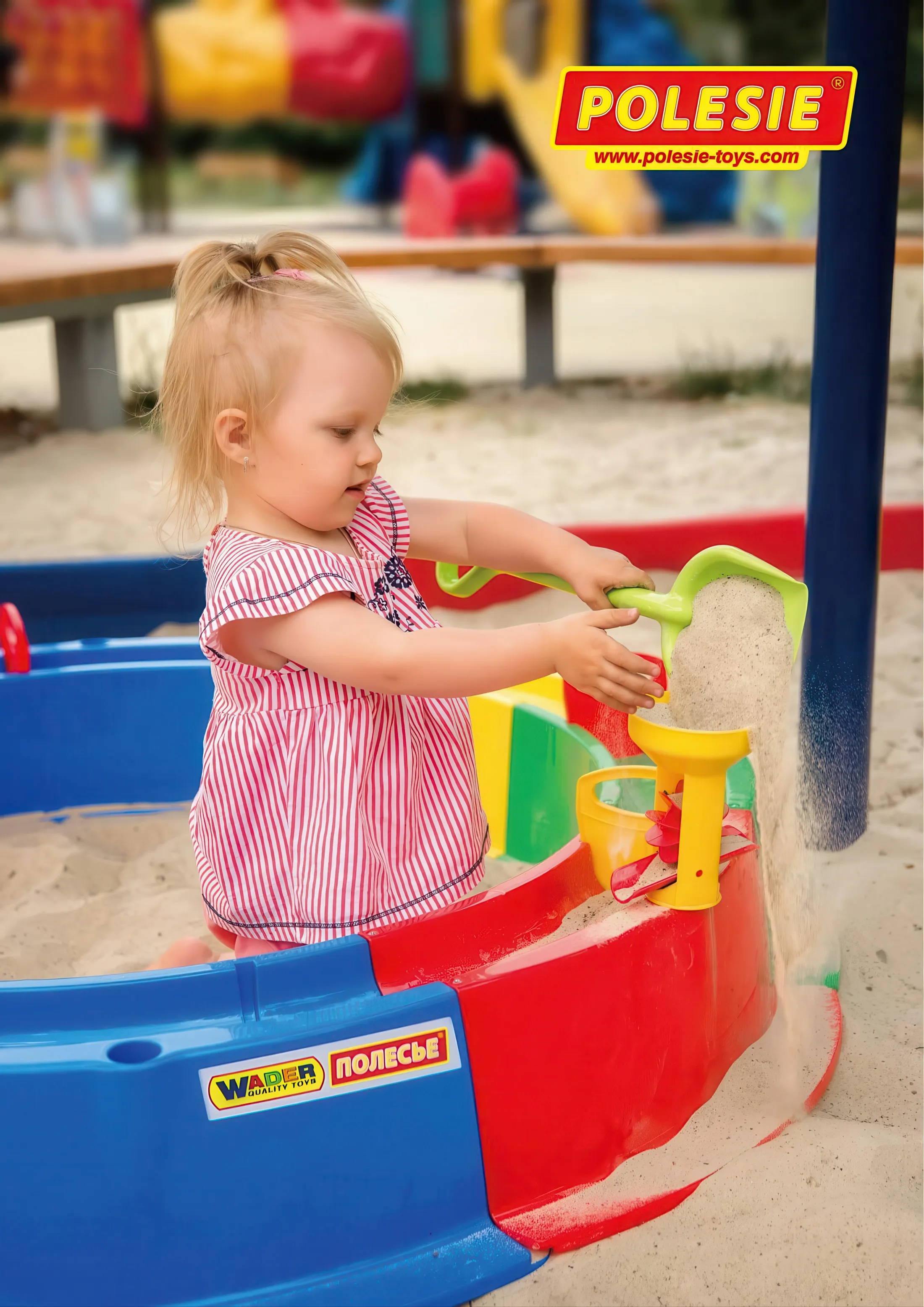 Sandpit with Accessories - Image 8