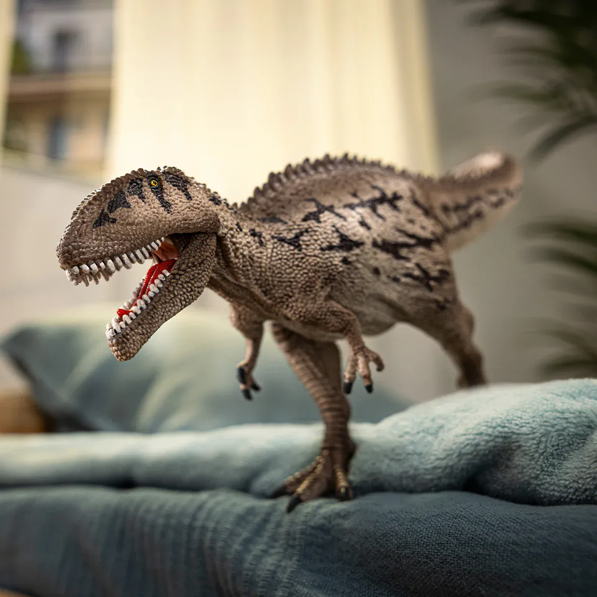 Schleich 15048 Carcharodontosaurus Dinosaur Figure - Image 5