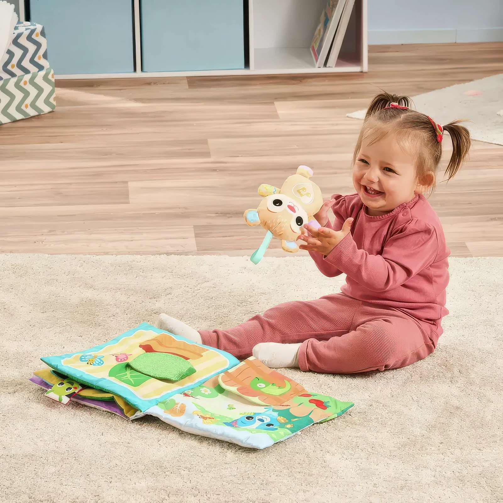 Vtech Hide and Peek Soft Book - Image 4